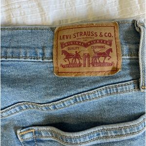 Levi’s Wedgie Straight Jean